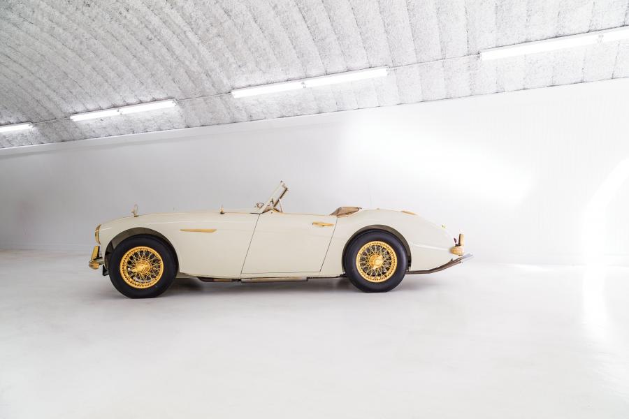  Austin-Healey 100-6 Goldie (BN6/2260) 1958 года  (фото 4 из 20)